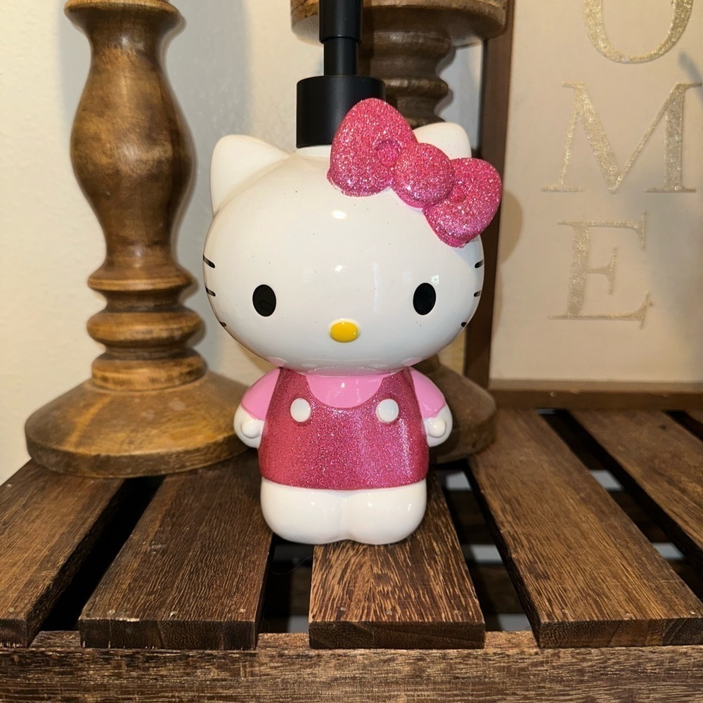 Hello Kitty Pink Glitter Sparkle Soap Dispenser